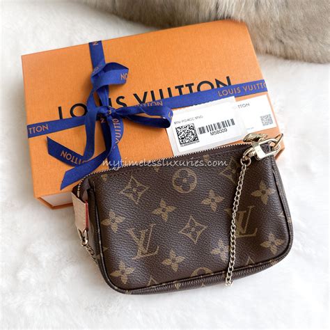 louis vuitton pochette hinta|Louis Vuitton Pochette monogram.